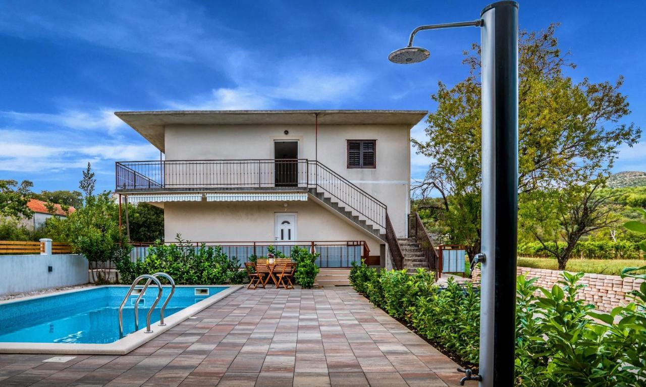 Central Dalmatian Pool&Grill House Gustirna Exterior photo